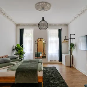 Bevoflats - Live Like A Local - In Kreuzberg, Graefekiez Berlin
